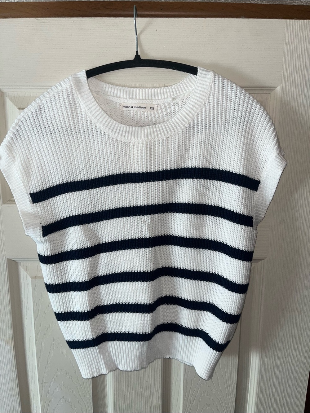 moon & madison White and Navy Knit Stripe Shell